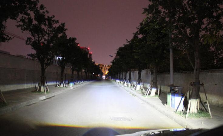 led草莓视频网站下载好还是氙气草莓视频网站下载灯好